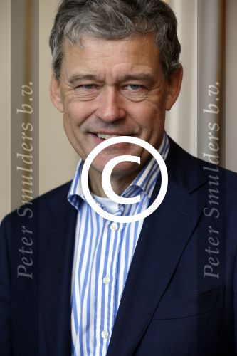 Amsterdam 3 november 2015
Perspresentatie en 10 jarig bestaan Max tv op paleis soestdijk.
Charles Groenhuijsen