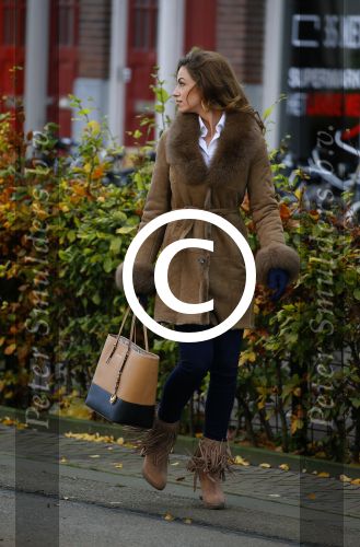 Amsterdam 13 november 2015
Christie Bokma de vriendin van Rafael v d Vaart wordt gefotografeerd door Dagmar lap. Christie werkt voor Stella Agency.