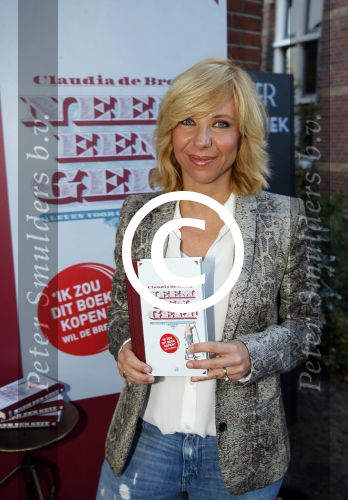 Amsterdam 27 oktober 2015
Boekpresentatie Claudia de Breij . Ook vriendin Jessica is aanwezig.