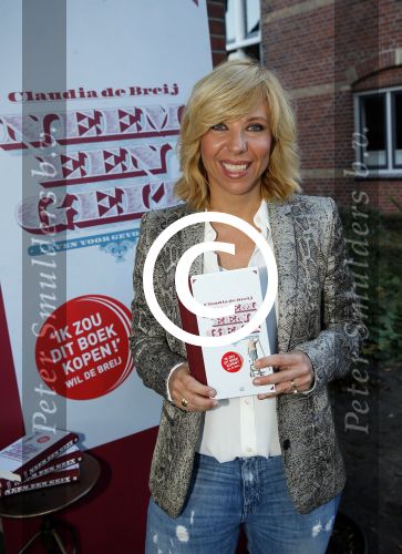 Amsterdam 27 oktober 2015
Boekpresentatie Claudia de Breij . Ook vriendin Jessica is aanwezig.