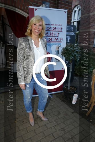 Amsterdam 27 oktober 2015
Boekpresentatie Claudia de Breij . Ook vriendin Jessica is aanwezig.