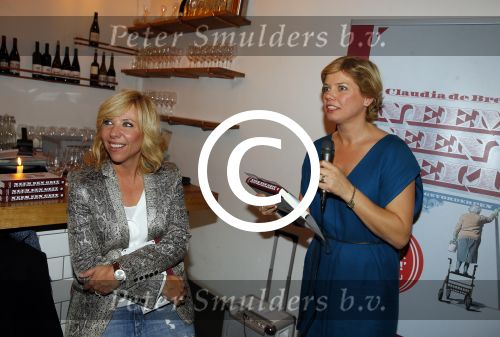 Amsterdam 27 oktober 2015
Boekpresentatie Claudia de Breij . Ook vriendin Jessica v Geel is aanwezig.