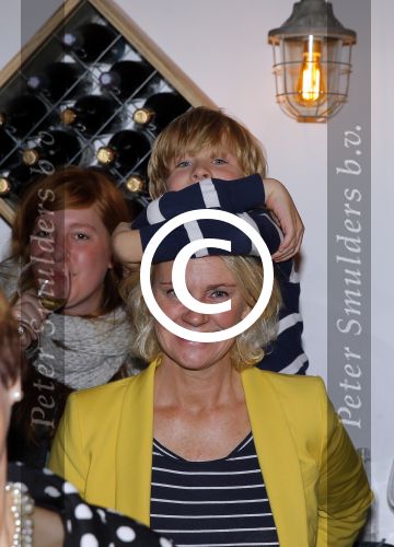 Amsterdam 27 oktober 2015
Boekpresentatie Claudia de Breij . Ook vriendin Jessica is aanwezig. Ex van Claudia Conny Kraaijeveld met hun zoon Bing
