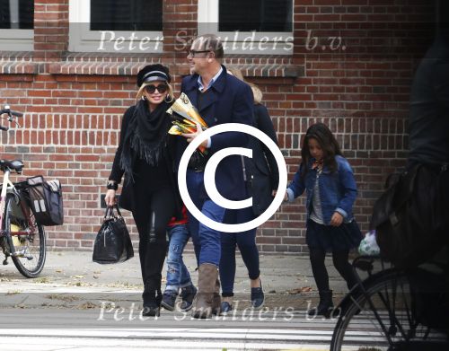 Amsterdam 23 oktober 2015
Connie Breukhoven met Eugene v Dun en haar kleinkinderen