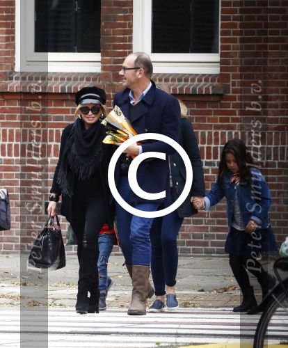 Amsterdam 23 oktober 2015
Connie Breukhoven met Eugene v Dun en haar kleinkinderen