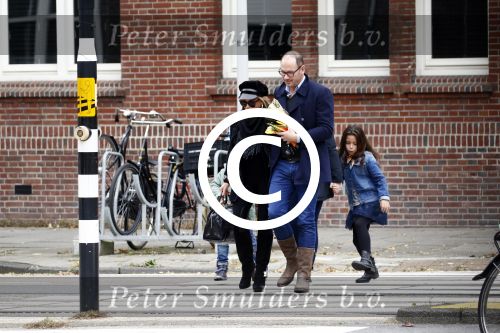 Amsterdam 23 oktober 2015
Connie Breukhoven met Eugene v Dun en haar kleinkinderen