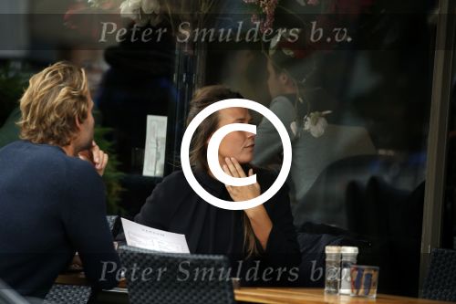 Amsterdam 9 november 2015
Dirk Taat met zijn vriendin op terras.