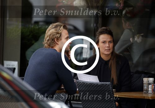 Amsterdam 9 november 2015
Dirk Taat met zijn vriendin op terras.