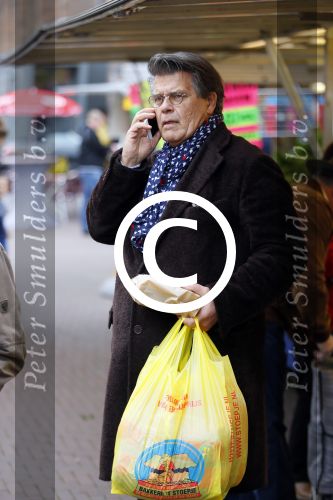 Arnhem 24 oktober 2015
Emile Ratelband doet boodschappen op de markt.