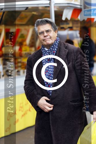 Arnhem 24 oktober 2015
Emile Ratelband doet boodschappen op de markt.