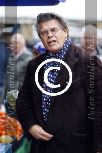 Arnhem 24 oktober 2015
Emile Ratelband doet boodschappen op de markt.