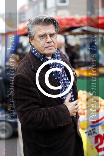 Arnhem 24 oktober 2015
Emile Ratelband doet boodschappen op de markt.