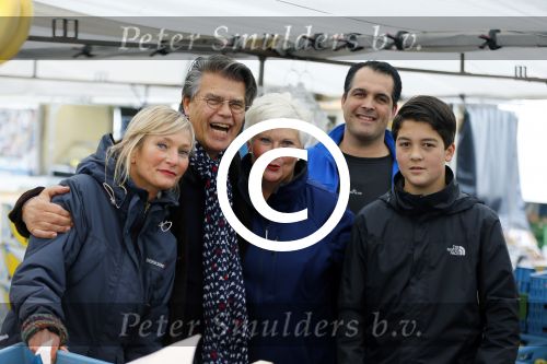 Arnhem 24 oktober 2015
Emile Ratelband doet boodschappen op de markt.