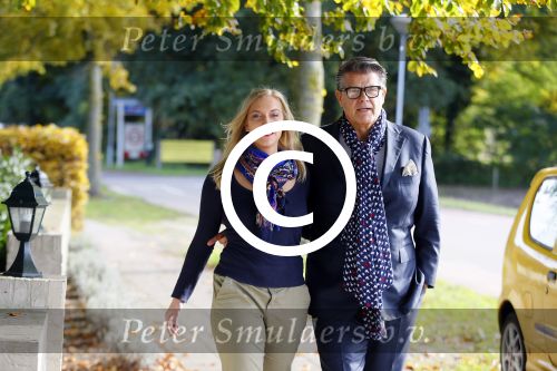 Montferland 25 oktober 2015
Emile Ratelband met zijn nieuwe vriendin Linda Snel bij zijn huis.