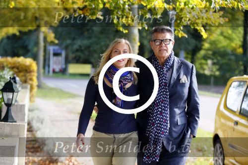 Montferland 25 oktober 2015
Emile Ratelband met zijn nieuwe vriendin Linda Snel bij zijn huis.