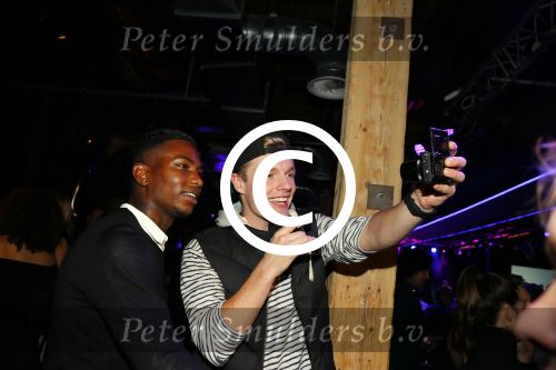 Amsterdam 29 oktober 2015 
Presentatie nieuwe samsung smart watch in samenwerking met BALR. in the harbour club.
Enzo Knol met Eljero Elia