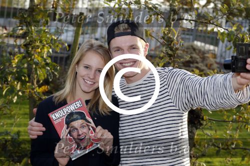 Bunnik 30 oktober 2015
Enzo Knol en zijn vriendin Dee met hun boek