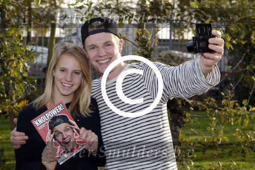 Bunnik 30 oktober 2015
Enzo Knol en zijn vriendin Dee met hun boek