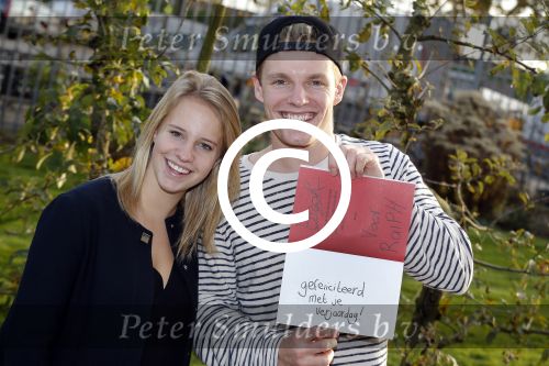 Bunnik 30 oktober 2015
Enzo Knol en zijn vriendin Dee met hun boek