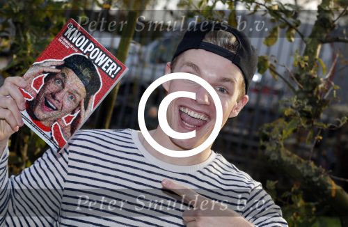 Bunnik 30 oktober 2015
Enzo Knol en zijn vriendin Dee met hun boek