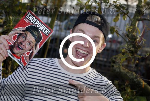 Bunnik 30 oktober 2015
Enzo Knol en zijn vriendin Dee met hun boek