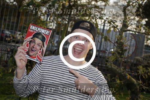 Bunnik 30 oktober 2015
Enzo Knol en zijn vriendin Dee met hun boek