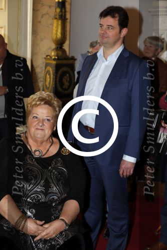 Amsterdam 3 november 2015
Perspresentatie en 10 jarig bestaan Max tv op paleis soestdijk.
Erica Terpstra met zoon