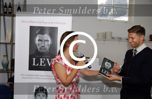 Amsterdam 20 oktober 2015
Boekpresentatie van Evgeniy Levchenko , het boek is geschreven door iris Koppe.