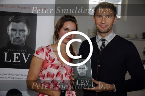 Amsterdam 20 oktober 2015
Boekpresentatie van Evgeniy Levchenko , het boek is geschreven door iris Koppe.