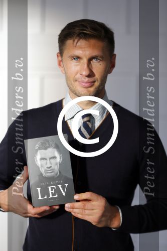 Amsterdam 20 oktober 2015
Boekpresentatie van Evgeniy Levchenko , het boek is geschreven door iris Koppe.