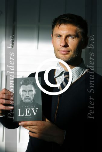 Amsterdam 20 oktober 2015
Boekpresentatie van Evgeniy Levchenko , het boek is geschreven door iris Koppe.