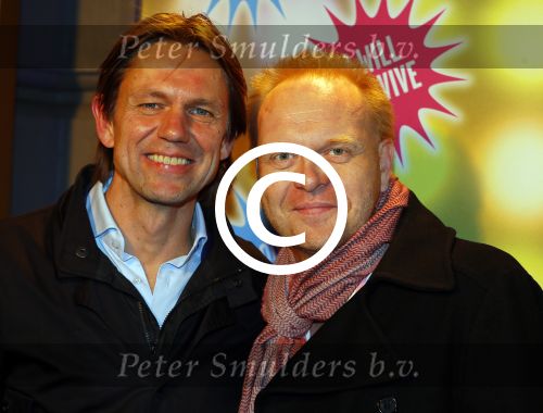 Amsterdam 11 november 2015
Premiere queen of the dessert met oa Jason Donovan Simon Greete Adam Bailey en Philip Childs in carre. Frits Huffnagel met een kennis