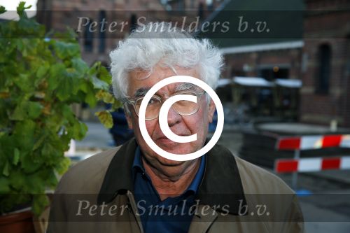 Amsterdam 27 oktober 2015
Boekpresentatie Claudia de Breij . Ook vriendin Jessica is aanwezig. Geert Mak