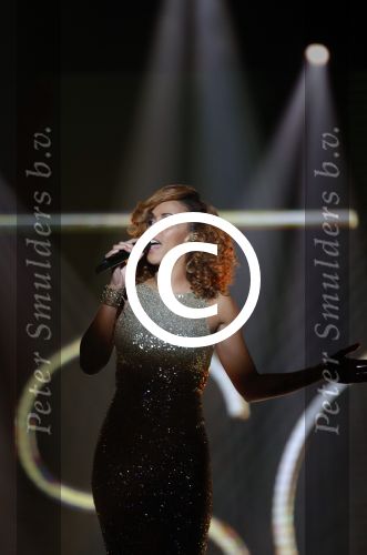 Hilversum 26 oktober 2015
Finale van Hollands next top model HNTM 2015 gepresenteerd door Anouk Smulders en Fred v Leer. De jury bestaat uit Dirk Kikstra May-Britt Mobach en Freek Koster (Touche Models).
De 4 4 finalisten zijn Loiza Lamers, Rachel Swaab Celine Koningstein en Lisa Kapper.
Loiza wordt uiteindelijk HNTM. Glennis Grace
