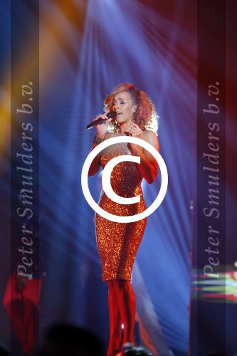 Hilversum 26 oktober 2015
Finale van Hollands next top model HNTM 2015 gepresenteerd door Anouk Smulders en Fred v Leer. De jury bestaat uit Dirk Kikstra May-Britt Mobach en Freek Koster (Touche Models).
De 4 4 finalisten zijn Loiza Lamers, Rachel Swaab Celine Koningstein en Lisa Kapper.
Loiza wordt uiteindelijk HNTM. Glennis Grace