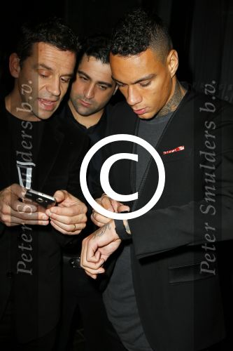 Amsterdam 9 n ovember 2015
Life after football LAF gala in het INK hotel. Gregory v d Wiel met zijn samsung BLAR. horloge