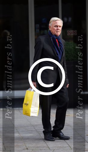 Amsterdam 12 november 2015
Harry Mens doet boodschappen op de beethovenstraat