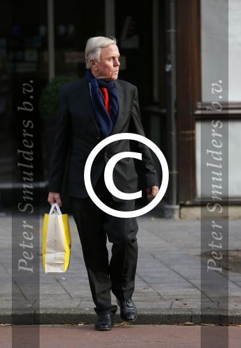 Amsterdam 12 november 2015
Harry Mens doet boodschappen op de beethovenstraat
