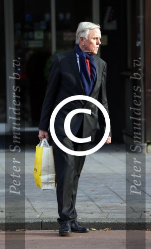 Amsterdam 12 november 2015
Harry Mens doet boodschappen op de beethovenstraat