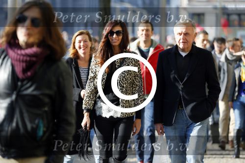 Amsterdam 30 oktober 2015
Harry Mens met zijn Bulgaarse vriendin aan het winkelen in Amsterdam.
