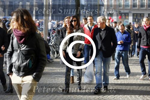 Amsterdam 30 oktober 2015
Harry Mens met zijn Bulgaarse vriendin aan het winkelen in Amsterdam.