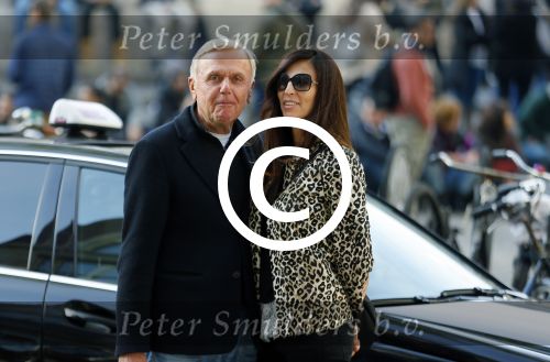 Amsterdam 30 oktober 2015
Harry Mens met zijn Bulgaarse vriendin aan het winkelen in Amsterdam.