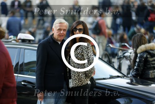 Amsterdam 30 oktober 2015
Harry Mens met zijn Bulgaarse vriendin aan het winkelen in Amsterdam.