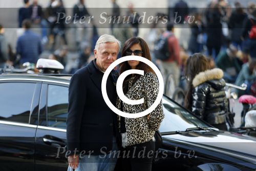 Amsterdam 30 oktober 2015
Harry Mens met zijn Bulgaarse vriendin aan het winkelen in Amsterdam.
