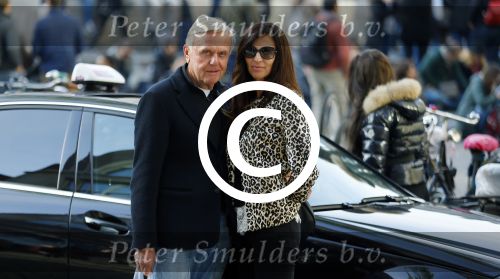 Amsterdam 30 oktober 2015
Harry Mens met zijn Bulgaarse vriendin aan het winkelen in Amsterdam.