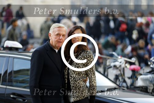 Amsterdam 30 oktober 2015
Harry Mens met zijn Bulgaarse vriendin aan het winkelen in Amsterdam.