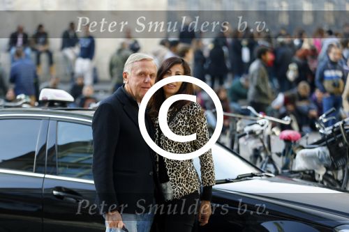Amsterdam 30 oktober 2015
Harry Mens met zijn Bulgaarse vriendin aan het winkelen in Amsterdam.