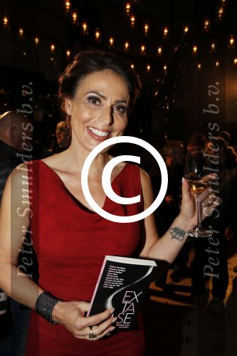 Amsterdam 2 november 2015
Presentatie boek Extase geschreven door Heleen v Royen Georgina Verbaan Daphne Deckers Susan Smit Patricia Snel Sophie v d Stap Chantal v Gastel Myrthe v d Meer Milou v d Will en Halina Reijn. De presenatie was bij Duchess.