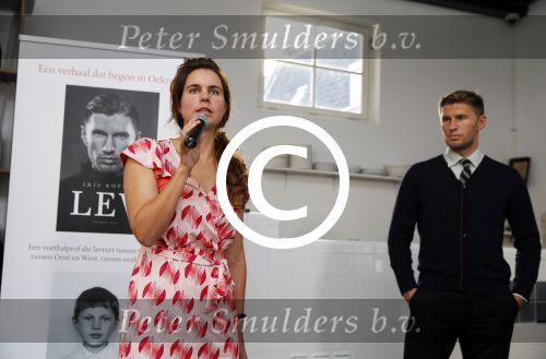 Amsterdam 20 oktober 2015
Boekpresentatie van Evgeniy Levchenko , het boek is geschreven door iris Koppe.