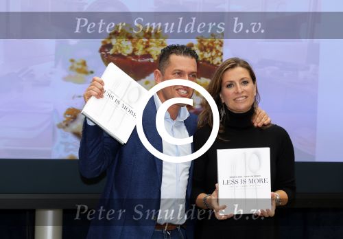 Amsterdam 19 oktober 2015 
Boekpresentatie Sacha de Boer en Jacob Jan Boerma in hotel Krasnapolsky. Man Rick Nieman praat het aan elkaar.